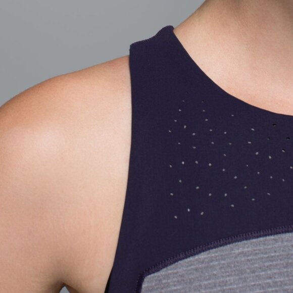 Lulu Lemon-  SIZE 4 - Racerback Tank - Open back - Loose Fit - Slate Gray/Grape - Picture 4 of 12